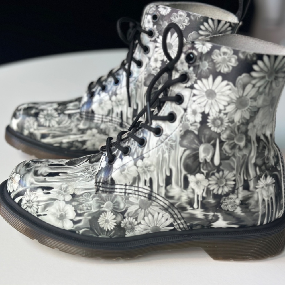 Dr. Martens 1460 Pascal Mystic Floral Black Backhand Leather Boots Women's US 8